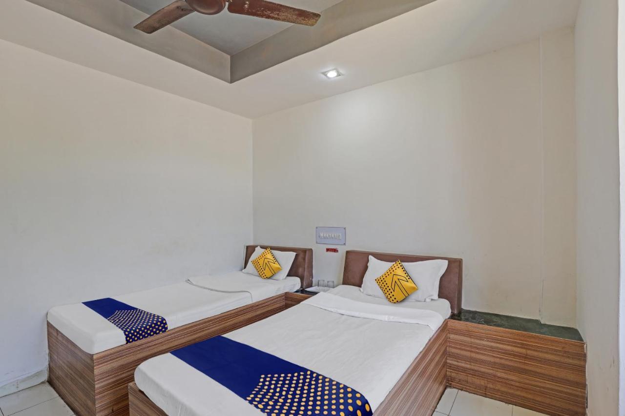 Oyo Flagship 80463 Hotel Mini Palace Vadodara Exterior foto